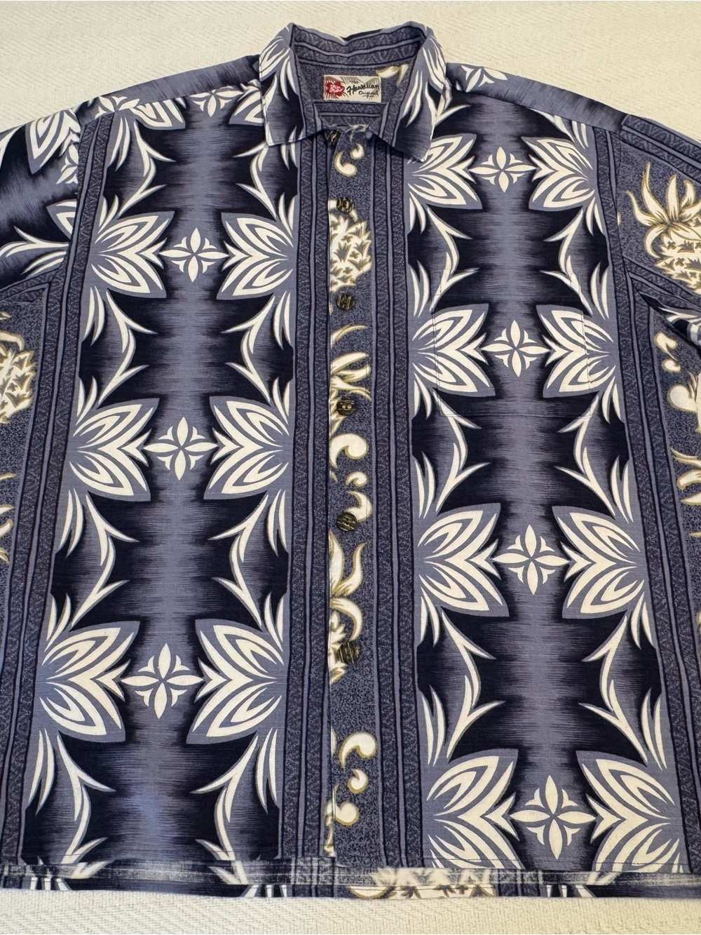 Hilo Hattie Vintage Bark Cloth Navy and White Floral Hawaiian Button-Down Shirt